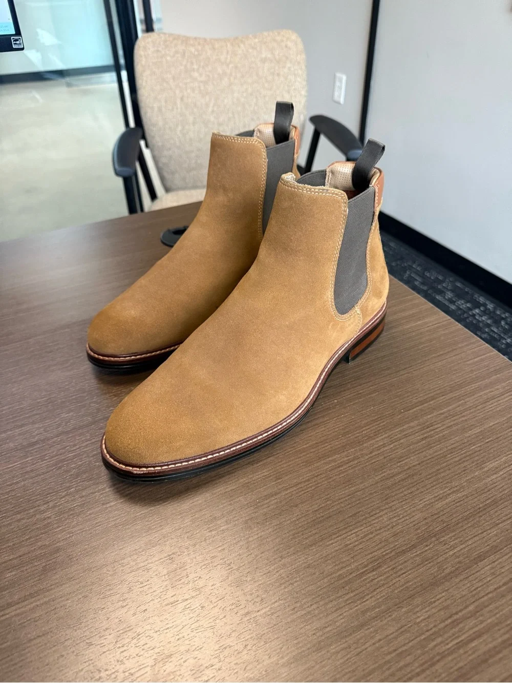 NWOT - Johnston and Murphy XC+Durham Waterproof Suede Chelsea Boot - 10.5